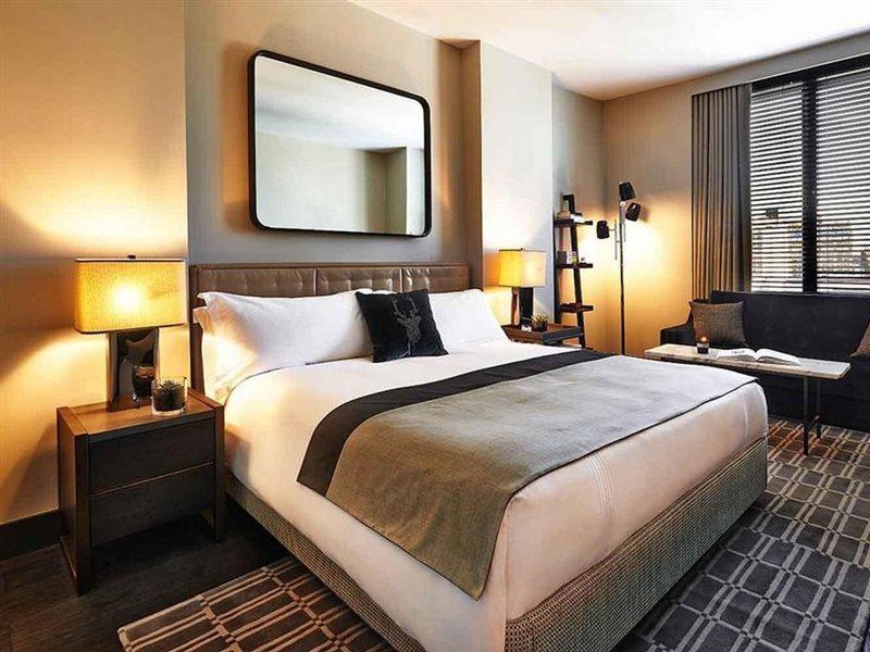 Sixty Soho Hotel New York Exterior photo A bedroom at the hotel