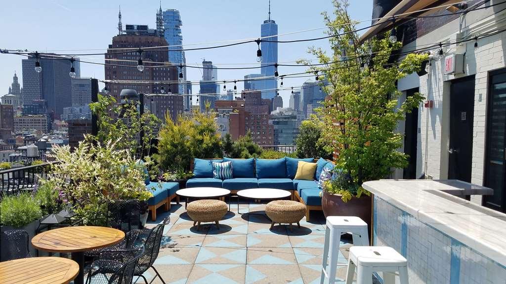 Sixty Soho Hotel New York Restaurant photo Rooftop bar at the Standard East Village