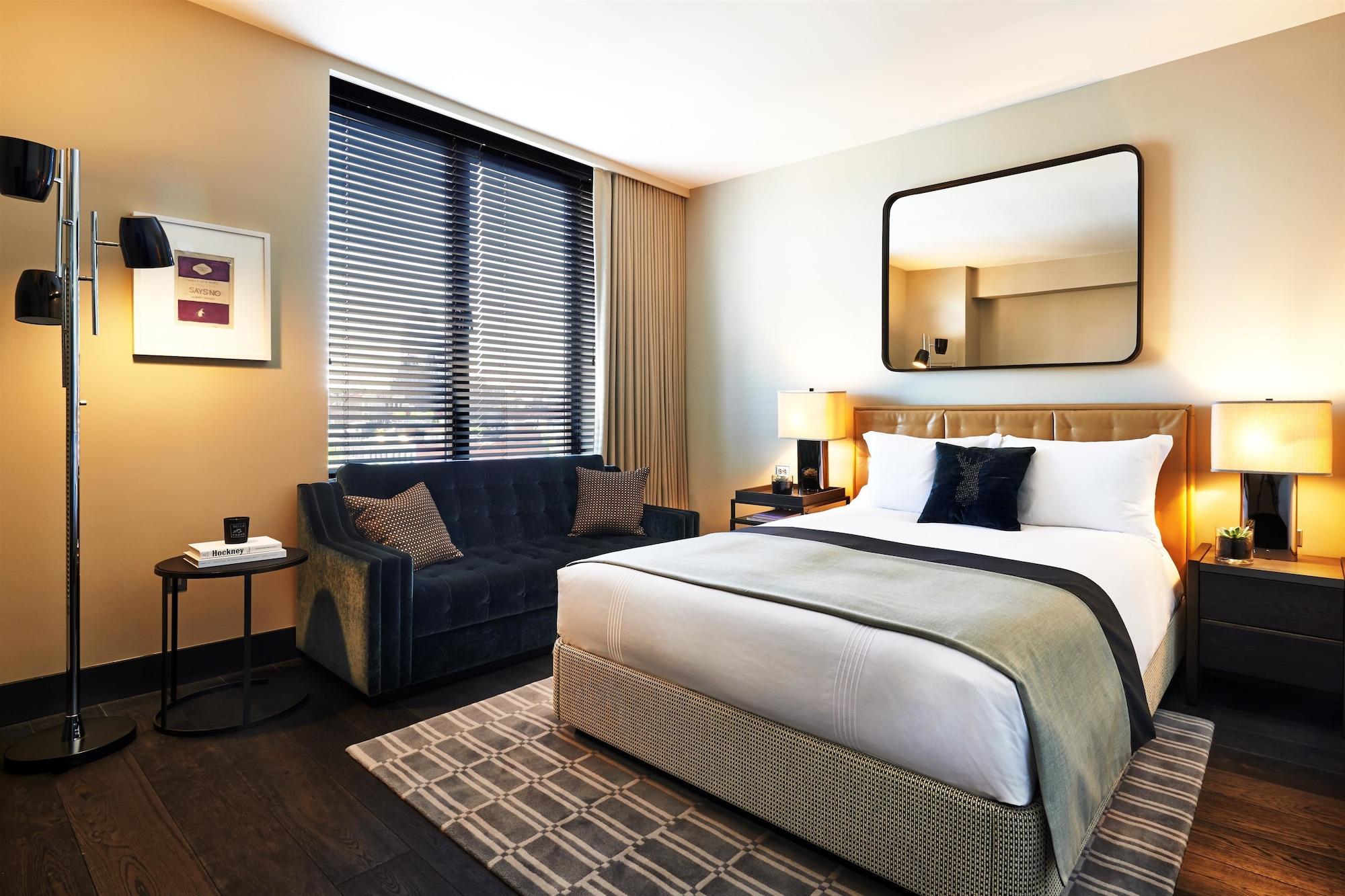 Sixty Soho Hotel New York Exterior photo A bedroom at the hotel
