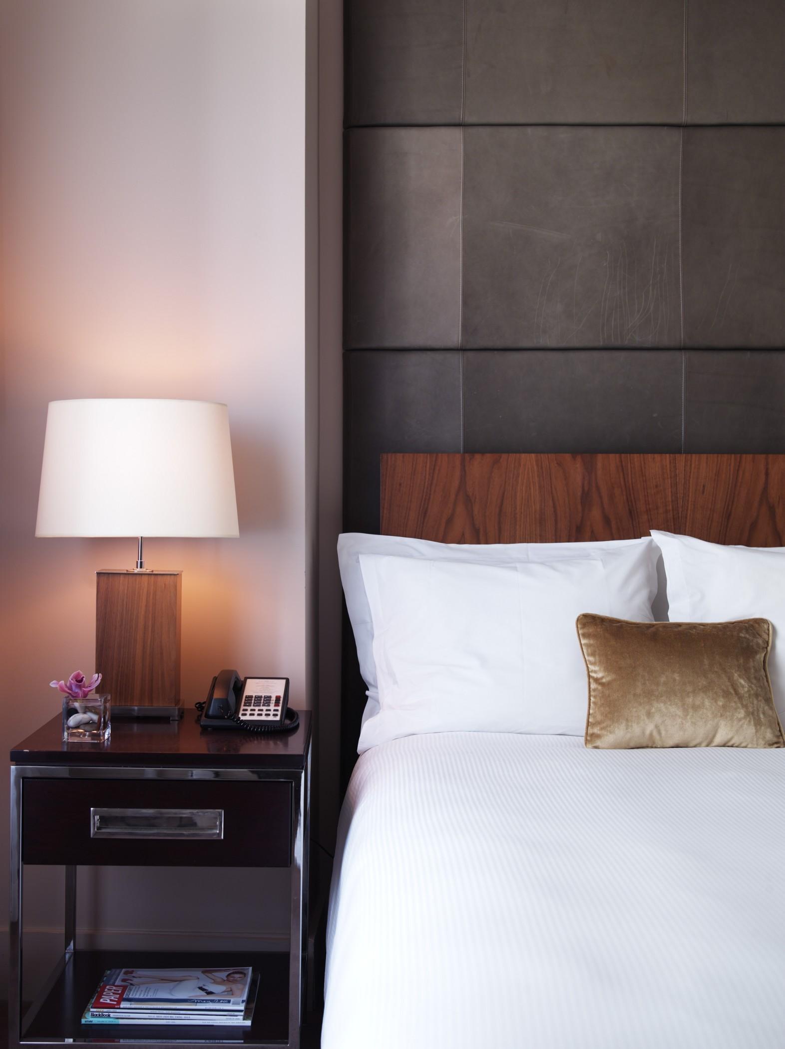 Sixty Soho Hotel New York Exterior photo A bed with a telephone