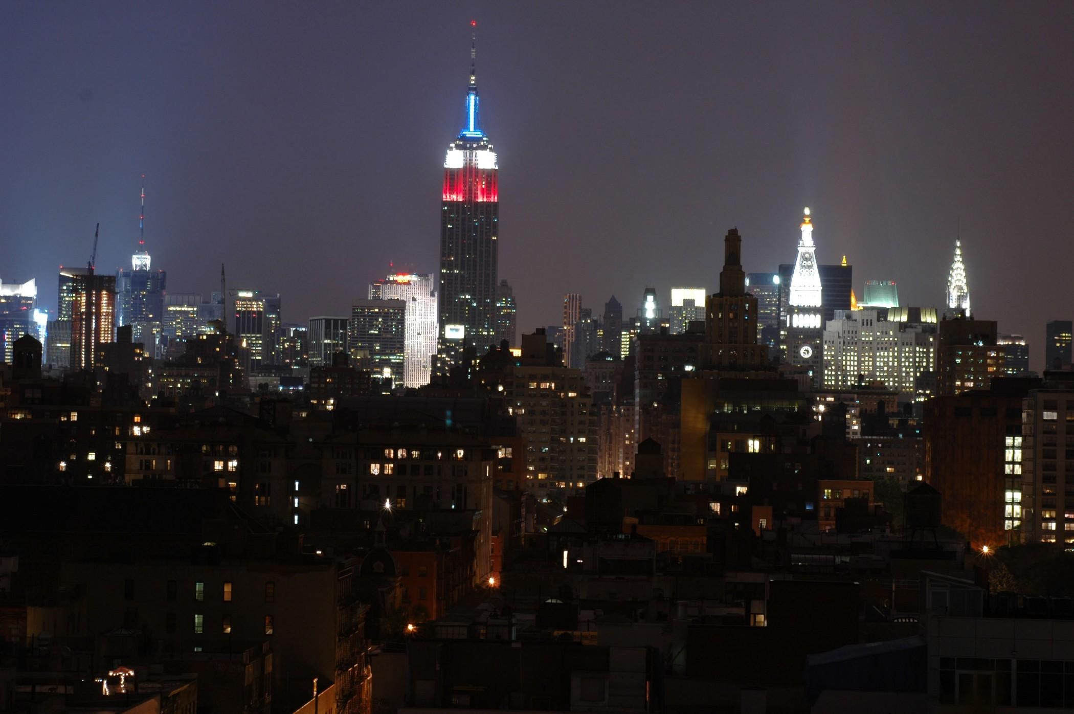 Sixty Soho Hotel New York Restaurant photo The Empire State Building at night